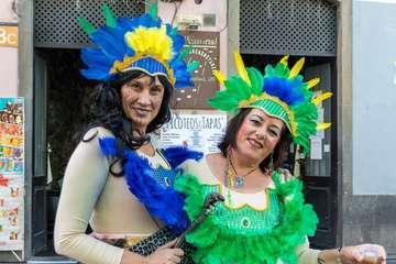 El Carnaval 'okupa' las calles del casco antiguo de la capital (Foto José Francisco Fernández Belda)